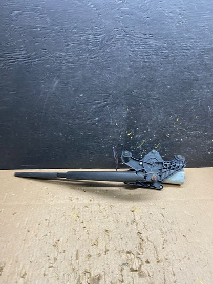 2011 to 2014 Ford Edge Licnoln MKX Rear Windshield Wiper Motor T8643 DG0
