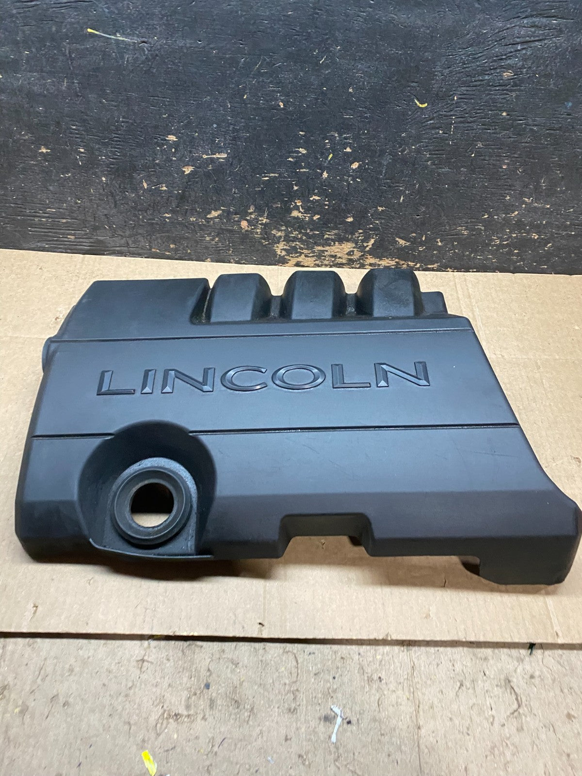 2009 to 2012  Lincoln MKS 3.7L Engine Motor Cover X9573 DG0