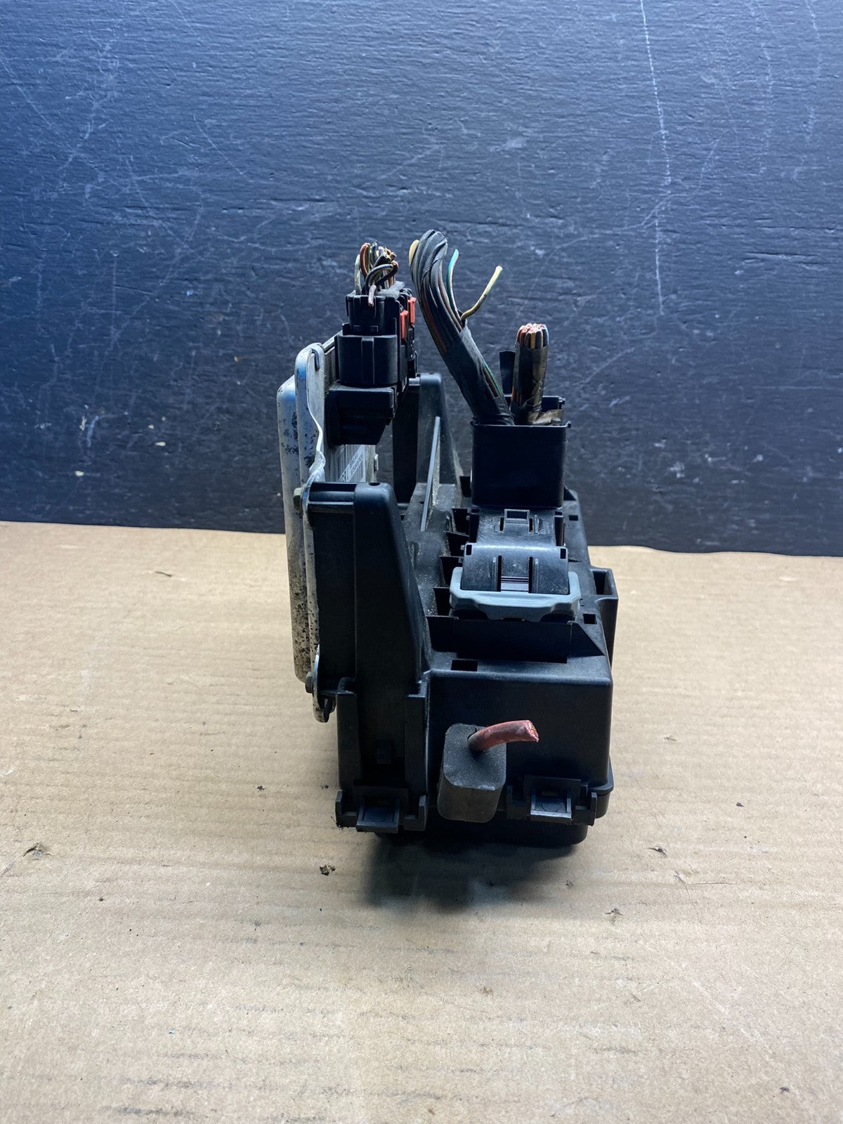 2007 2008 2009 Dodge Durango Fuse Box Relay Panel Body Module BCM AE0073 DG2