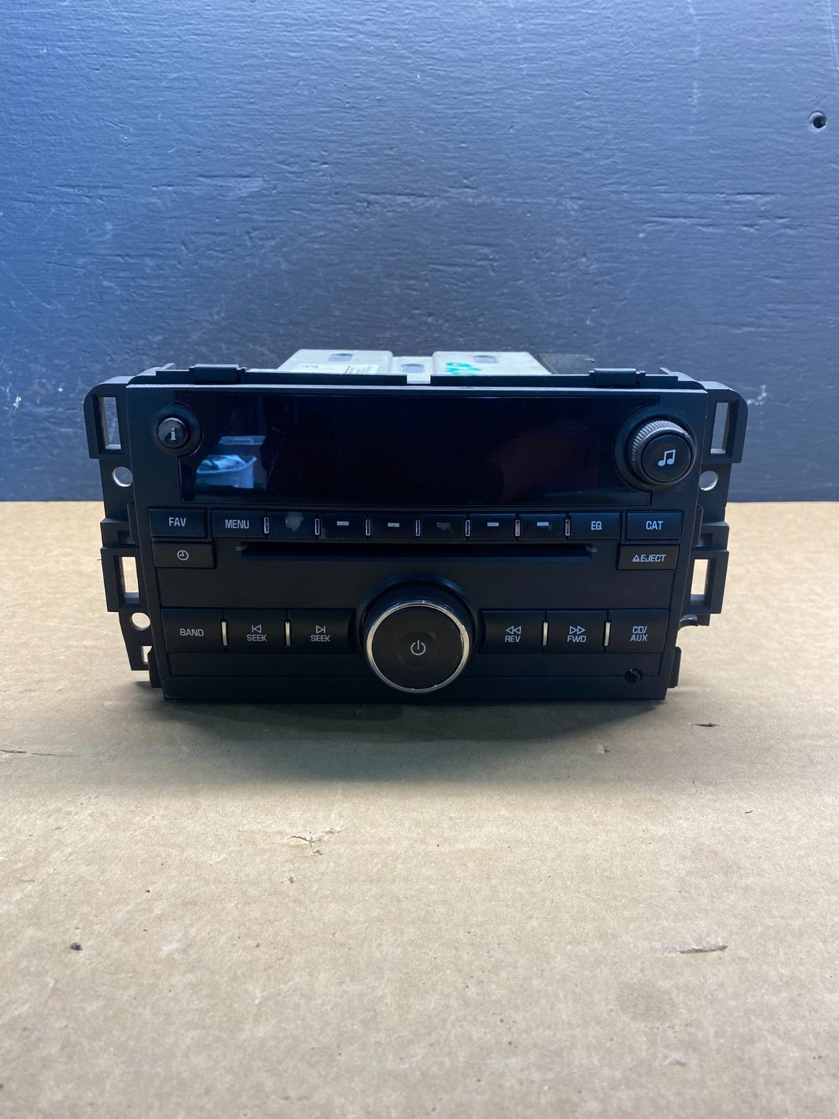 2009 to 2011 GMC Acadia Radio AM/FM CD Player Radio AC8054 DG0