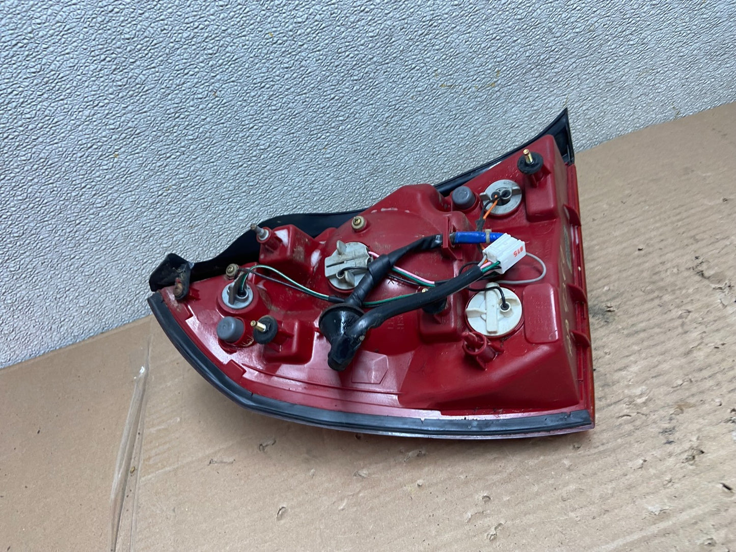 2004 2005 2006 Hyundai Elantra Sedan Right Passenger Tail Light OEM AA9369 LK6