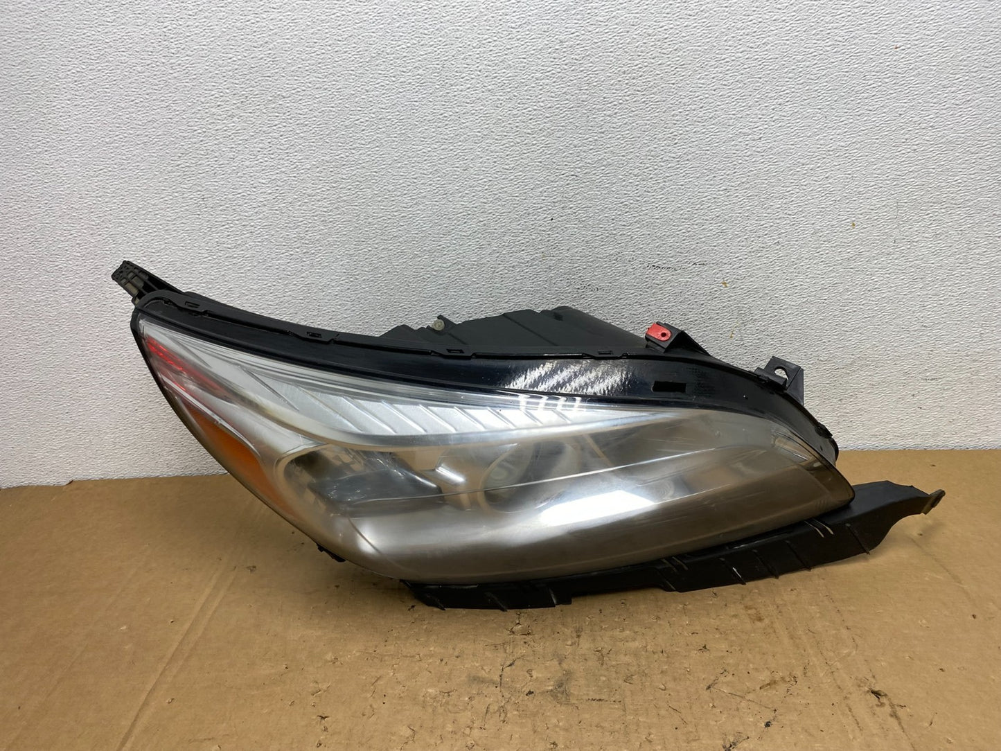 2013 - 2015 Chevrolet Malibu Projector Headlight Right Passenger AD3763 DW0
