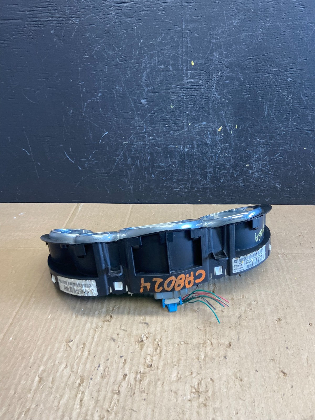 2001 - 2005 Pontiac Aztek Speedometer Cluster Gauge AE4300 DG3