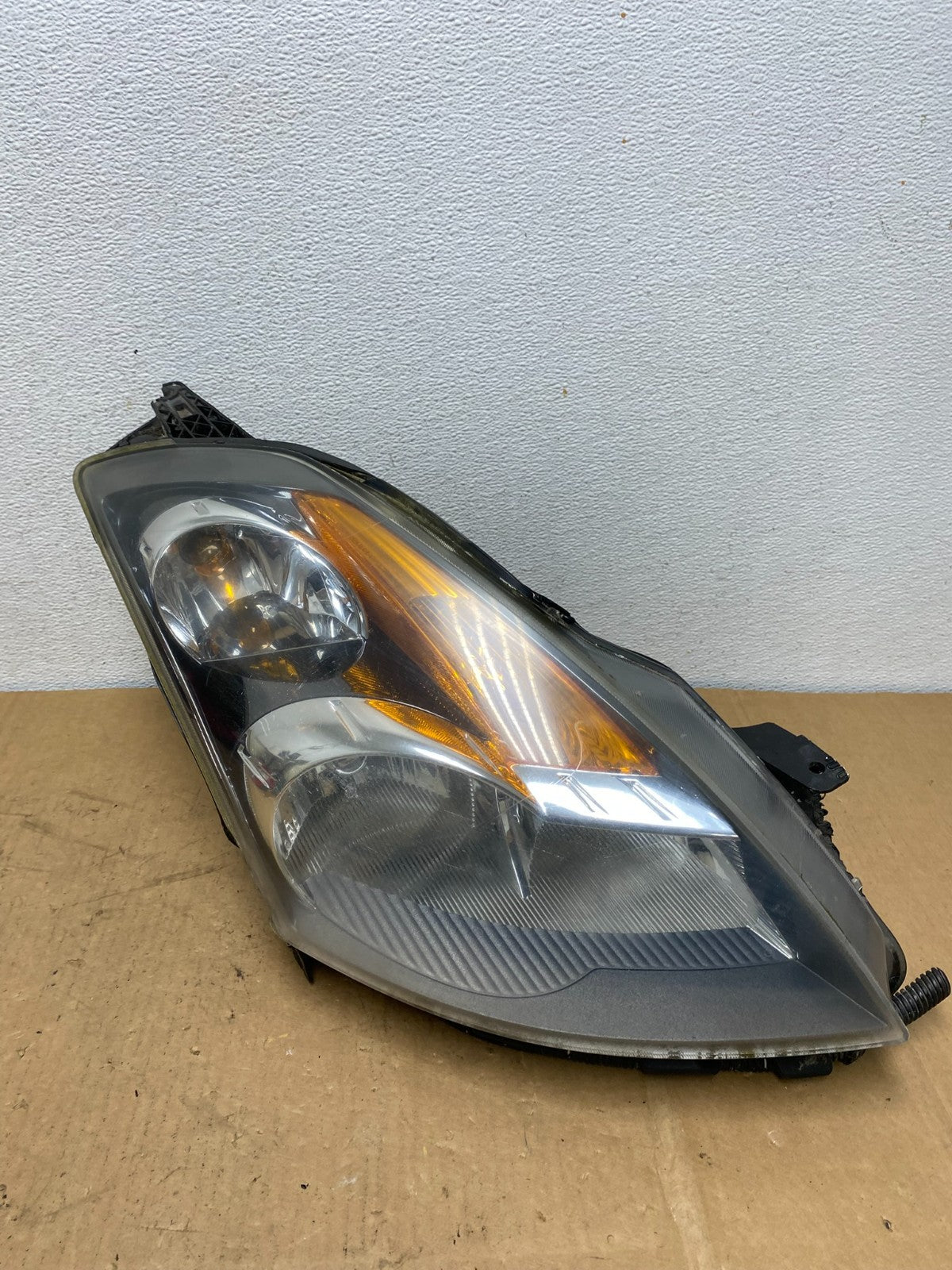 Sedan 2007 to 2009 Nissan Altima Right Passenger Halogen Headlight AC8615 DW0