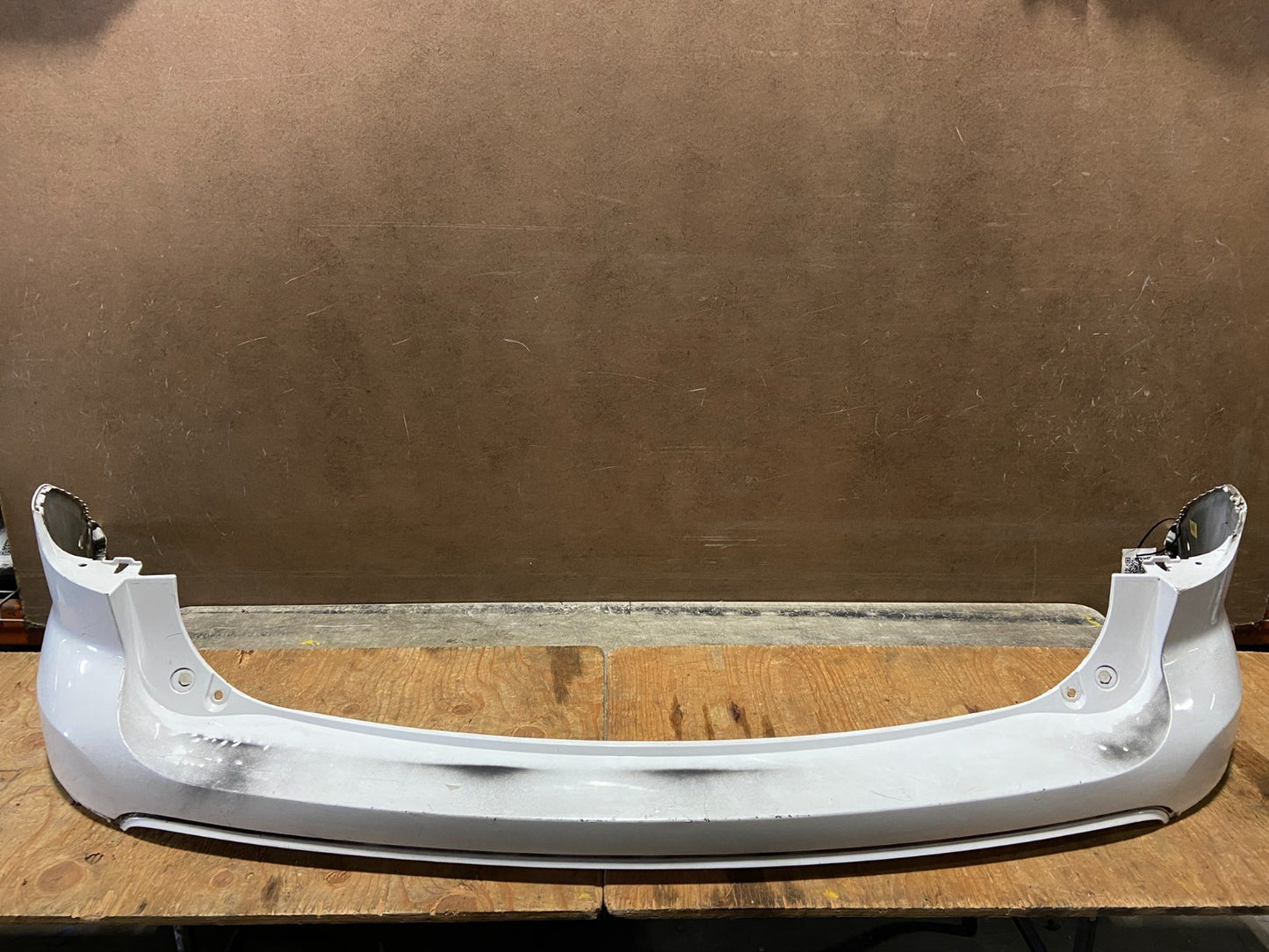 2011 to 2015 Ford Explorer Rear Upper Bumper Cover V64680
