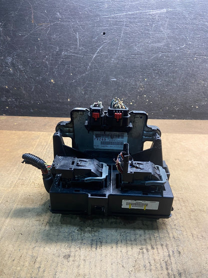 2005 Jeep Grand Cherokee Fuse Box BCM Body Control Module Y3760 DG3