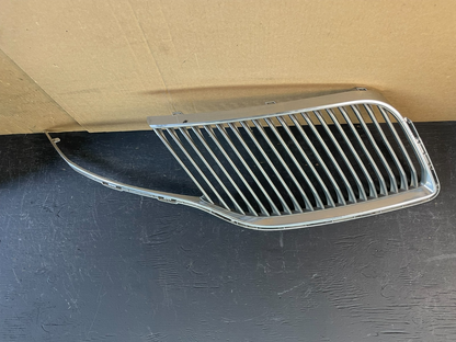 2013 to 2016 Lincoln MKT Right Passenger Side Grille Grill v7120 DG0