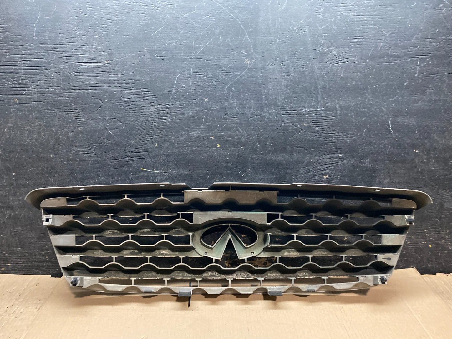 2003 2004 2005 Infiniti FX35 Grill Grille W/ Emblem Oem x3041 DG13