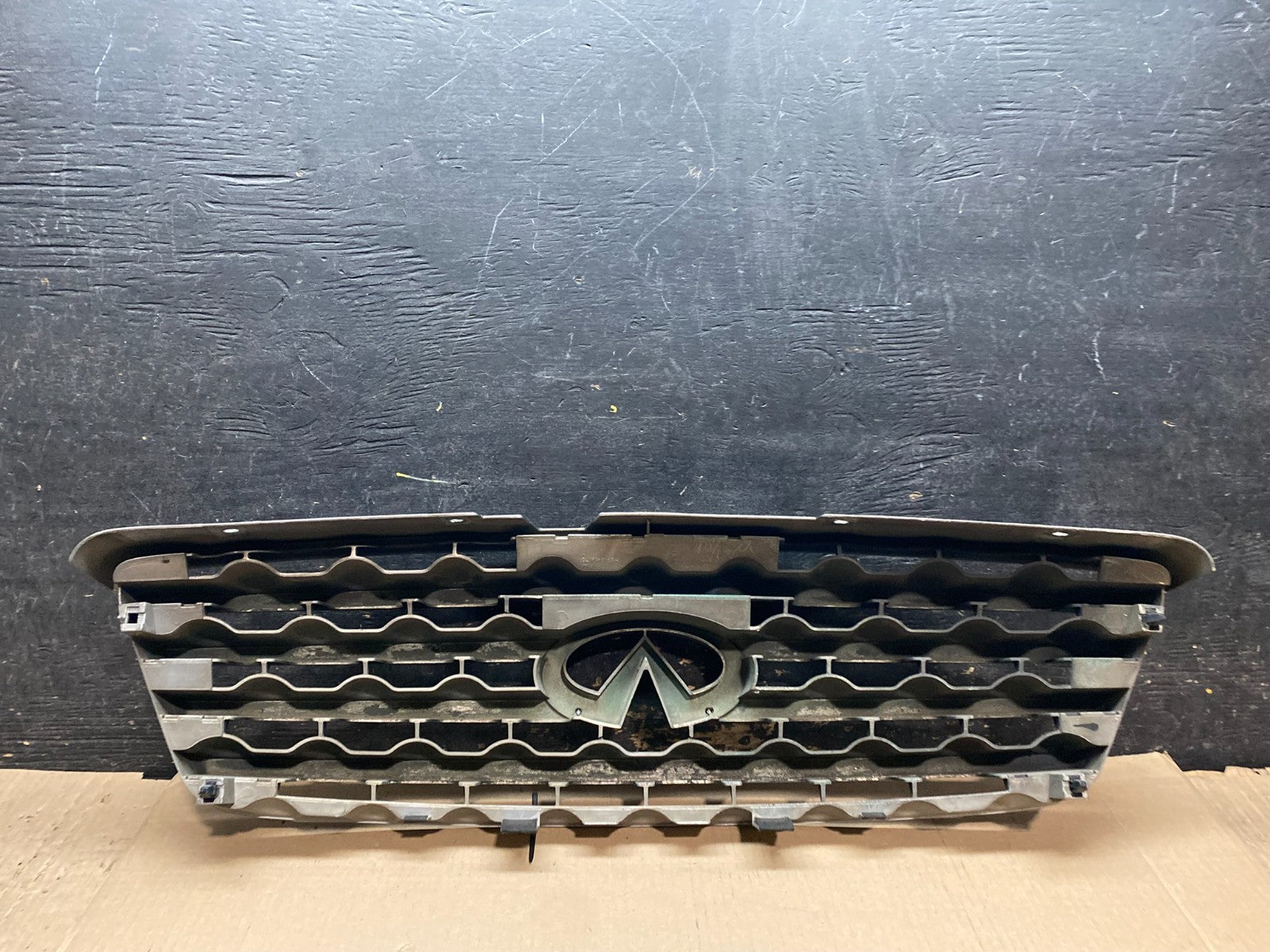 2003 2004 2005 Infiniti FX35 Grill Grille W/ Emblem Oem x3041 DG13