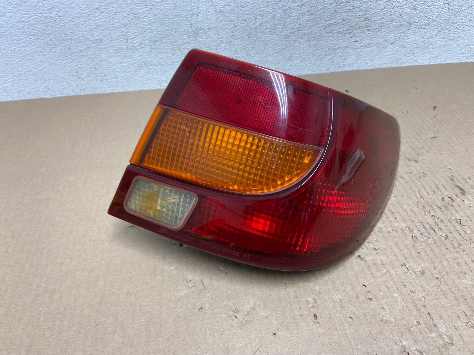 2000-2002 Saturn SL S-Series Right Passenger RH Side Tail Light AE7045 LK0