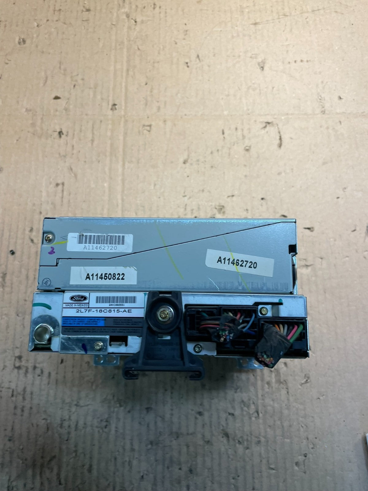 2003 Lincoln Navigator Radio Stereo 6 CD Player AM/FM V1900 DG2