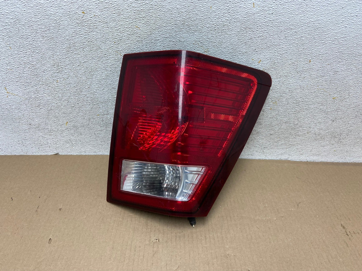 2007 to 2010 Jeep Grand Cherokee Right Passenger Tail Light AH5690 LK0
