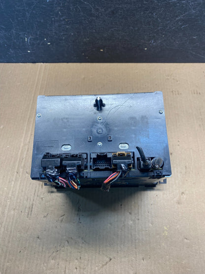 2013 2014 GMC Acadia Radio Display Screen AM/FM AUX AE6379 DW5