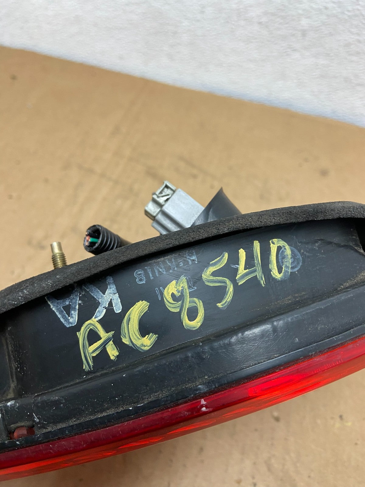 1998 to 2000 Honda Accord Right Passenger Side Inner Tail Light AC8540 DW7