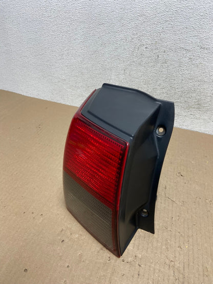 2006-2010 Mitsubishi Endeavor Left Driver Lh Tail Light AE9650 LK1
