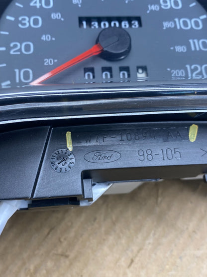 2003 to 2005 Mercury Grand Marquis Speedometer Instrustment Cluster AD1637 DG5