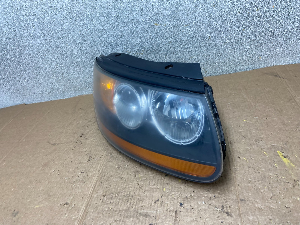 2007 2008 2009 Hyundai Santa Fe Right Passenger Halogen Headlight AA3763 DW1