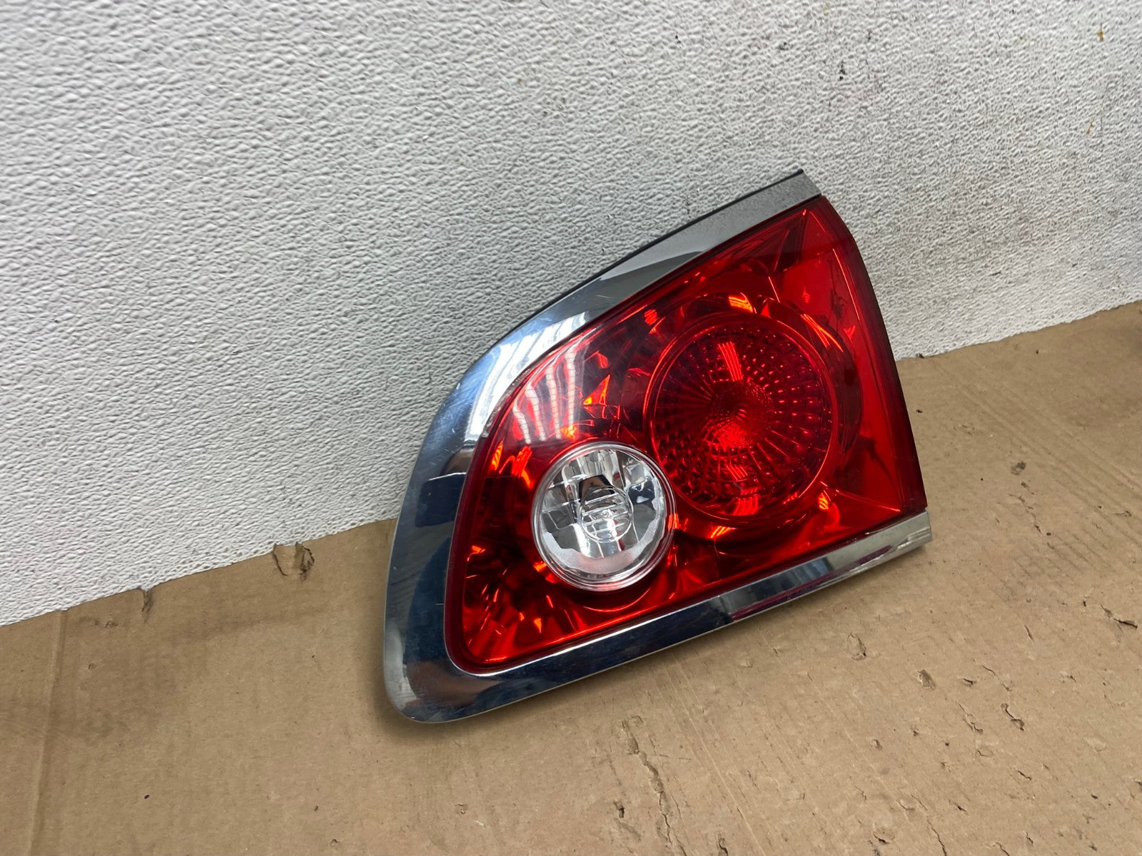 2008-2012 Buick Enclave Right Passenger Rh Inner Tail Light AE9176 LK2