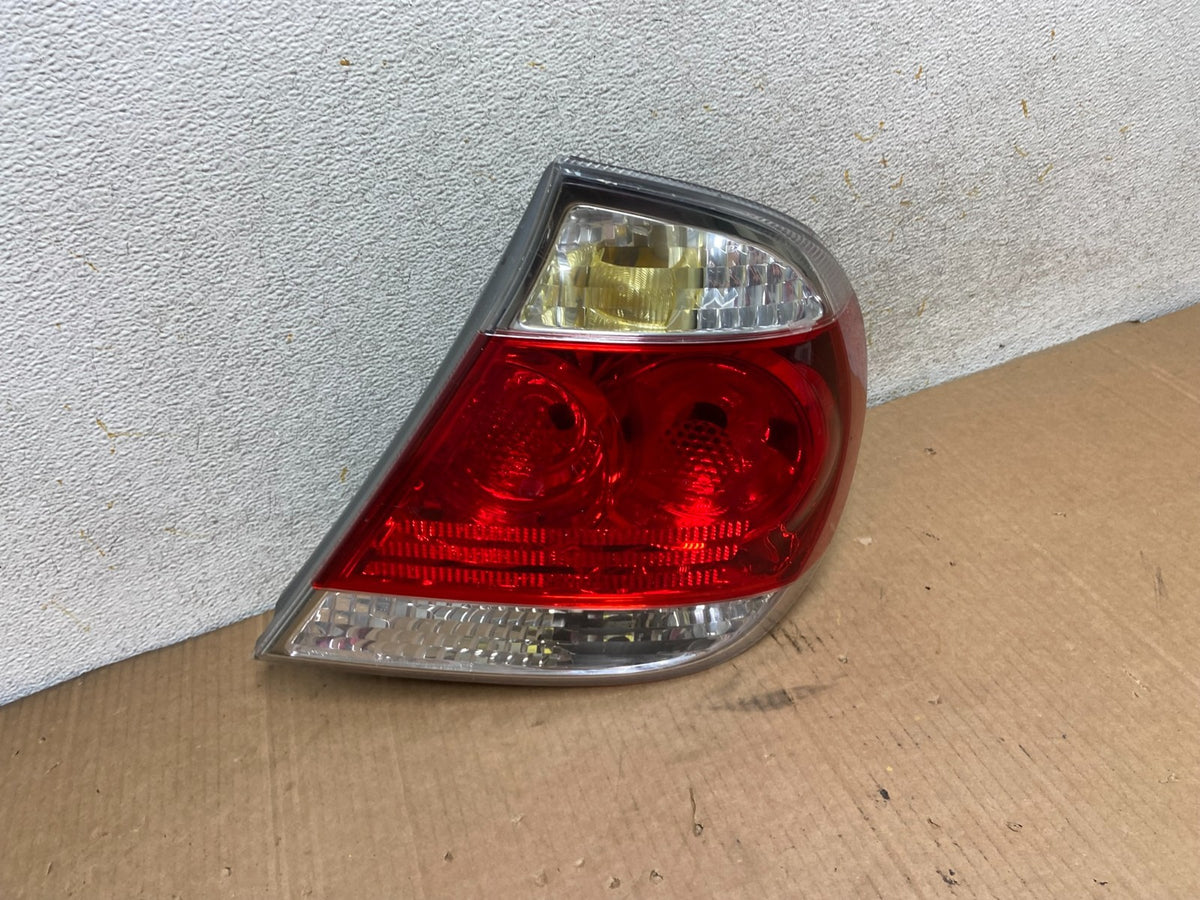 2005 to 2006 Toyota Camry Tail Light Right Passenger Side AI8481 LK2