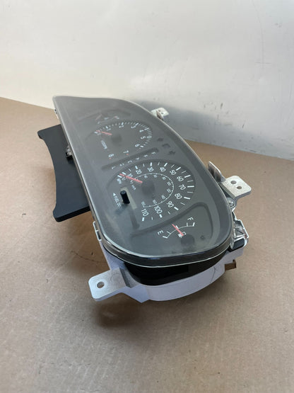 1998 1999 2000 Toyota Sienna Speedometer Cluster Gauge AJ0892 DW2