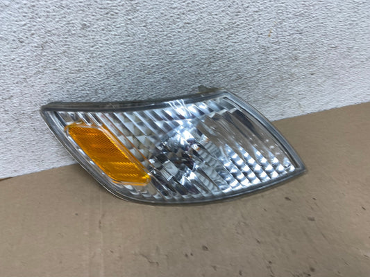 2000 to 2001 Lexus ES300 Right Passenger RH Side Turn Signal AG6928 LK0