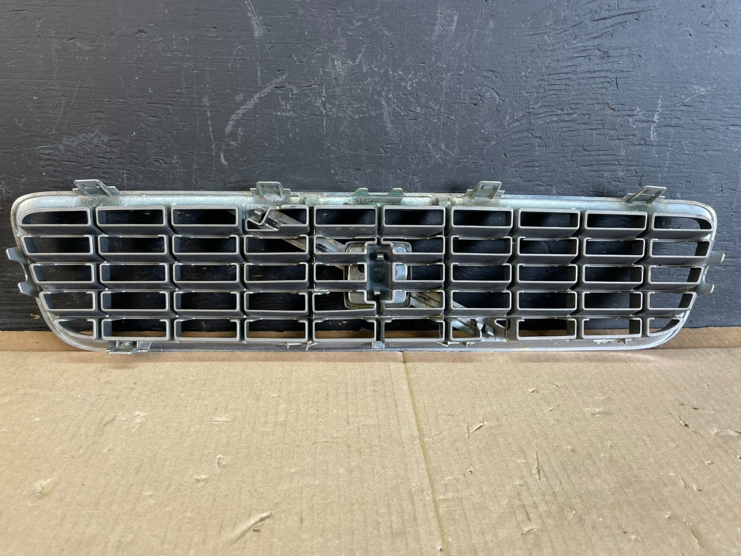 2004 2005 2006 Volvo S80 Front Upper Grill Grille Oem AC1864 DG4