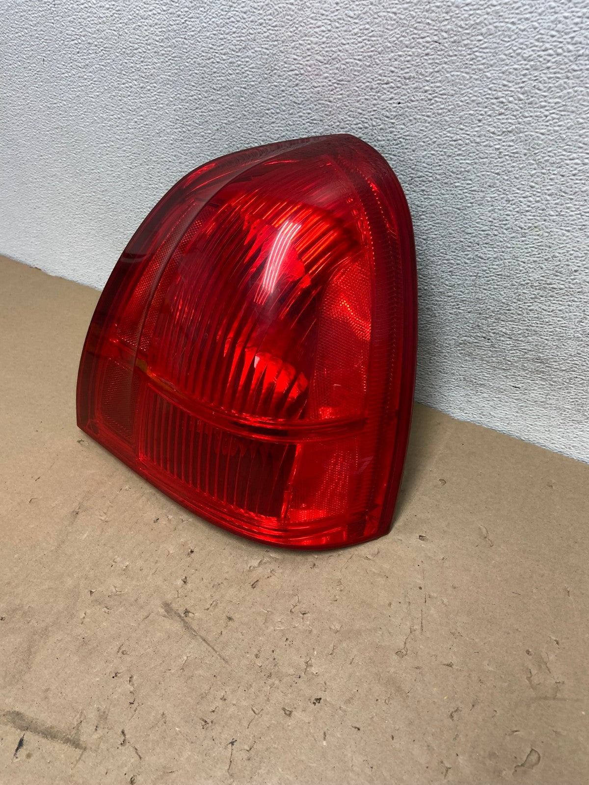 2003 to 2011 Lincoln Town Car Right Passenger Rh Tail Light AG4172 LK1