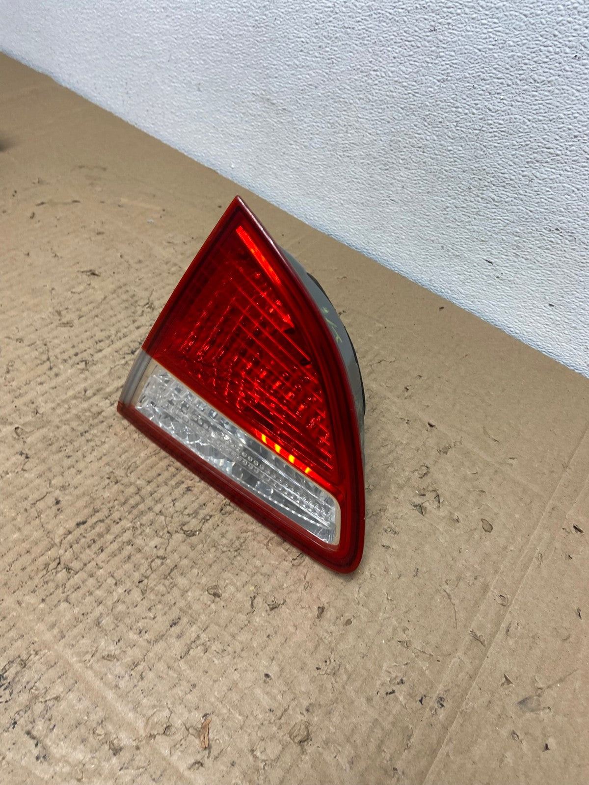 2007 to 2012 Hyundai Veracruz Right Passenger RH Inner Tail Light OEM AC4074 LK1
