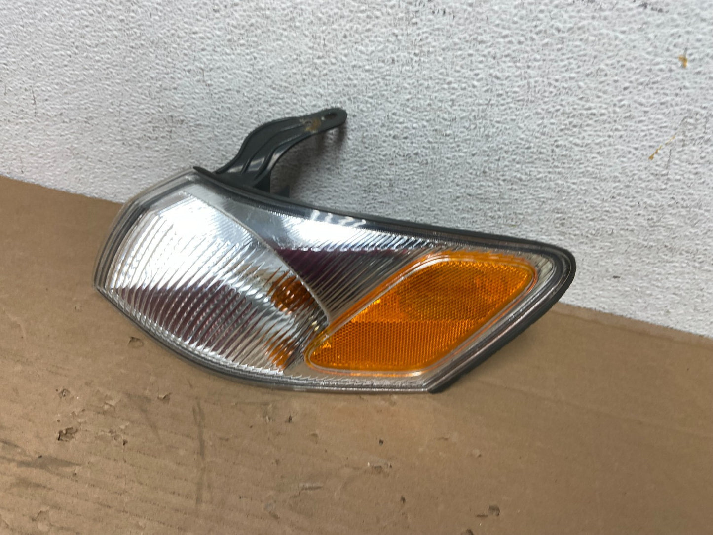 1997 1998 1999 Toyota Camry Left Driver LH Turn Signal DEPO AD4228 DW1