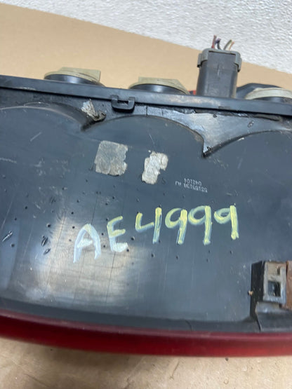 1999-2004 Jeep Grand Cherokee WJ Right Passenger Side Rh Tail Light AE4999 LK6