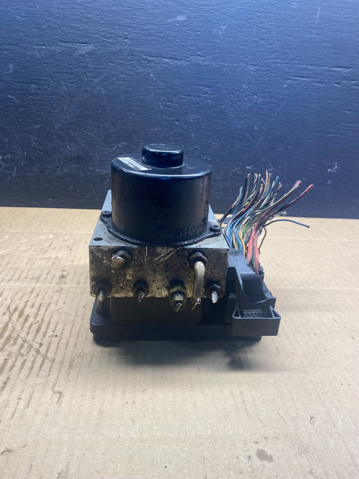 2002 to 2005 Mercedes W163 ML320 ML350 ABS Anti Lock Brake Pump Module ad0484 DG2