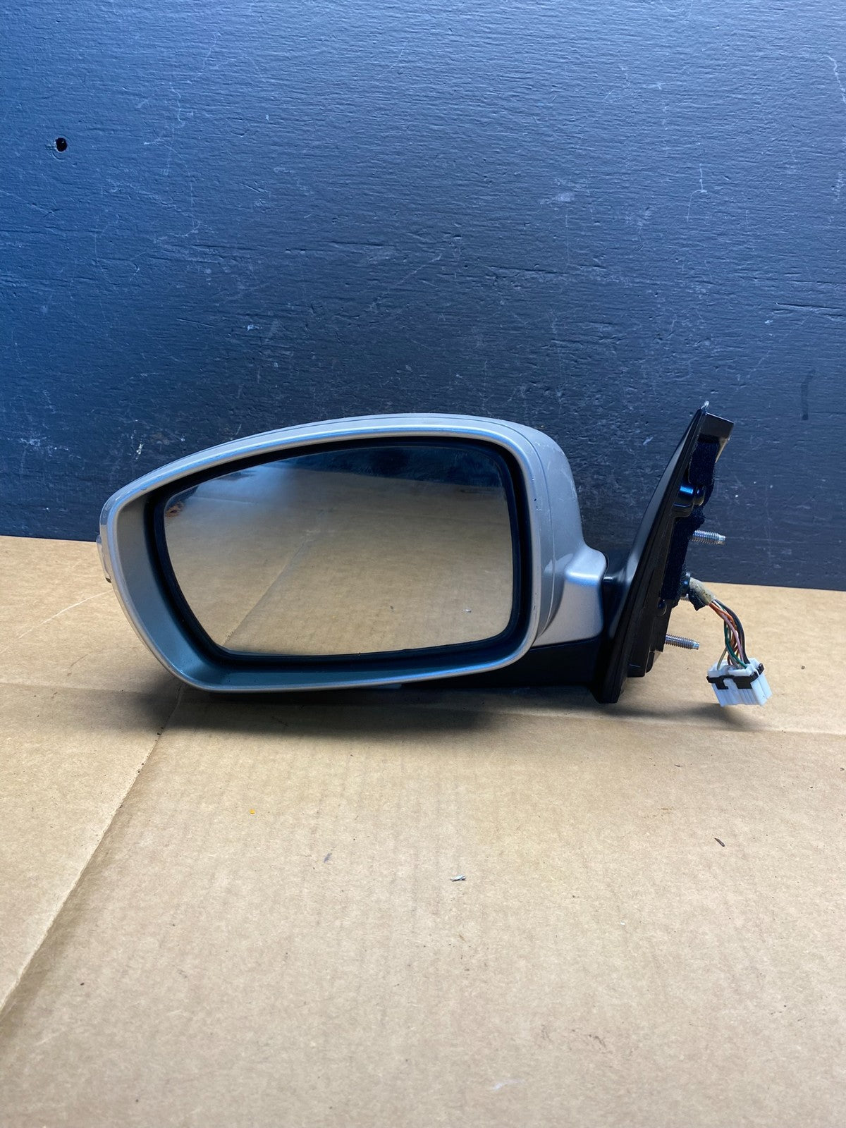 2009 to 2014 Hyundai Genesis Sedan Left Driver Turn Signal Door Mirror AD3550 DW5