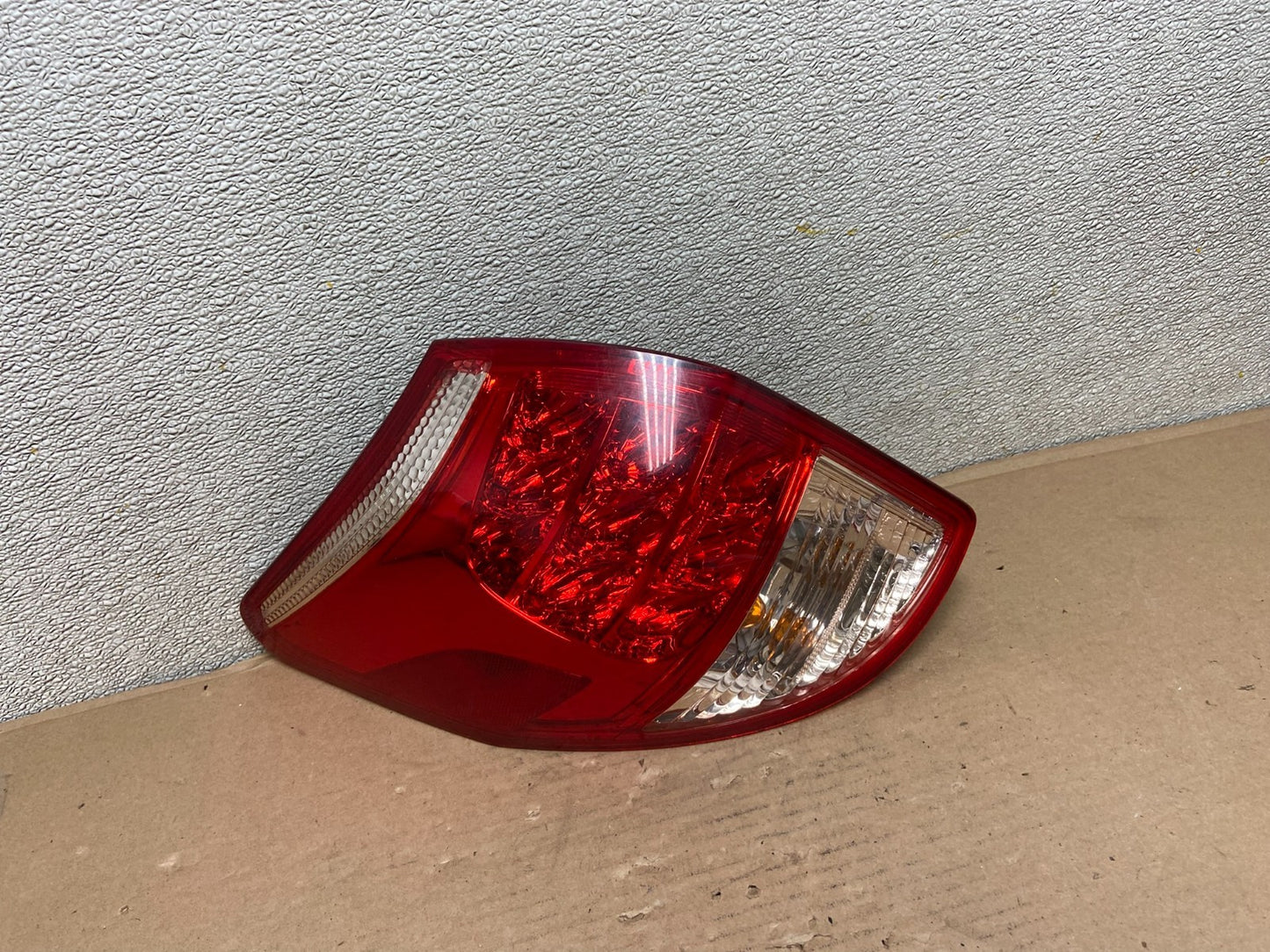 2006 2007 2008 Toyota Rav4 Left Driver LH Side Tail Light OEM AA9931 LK0