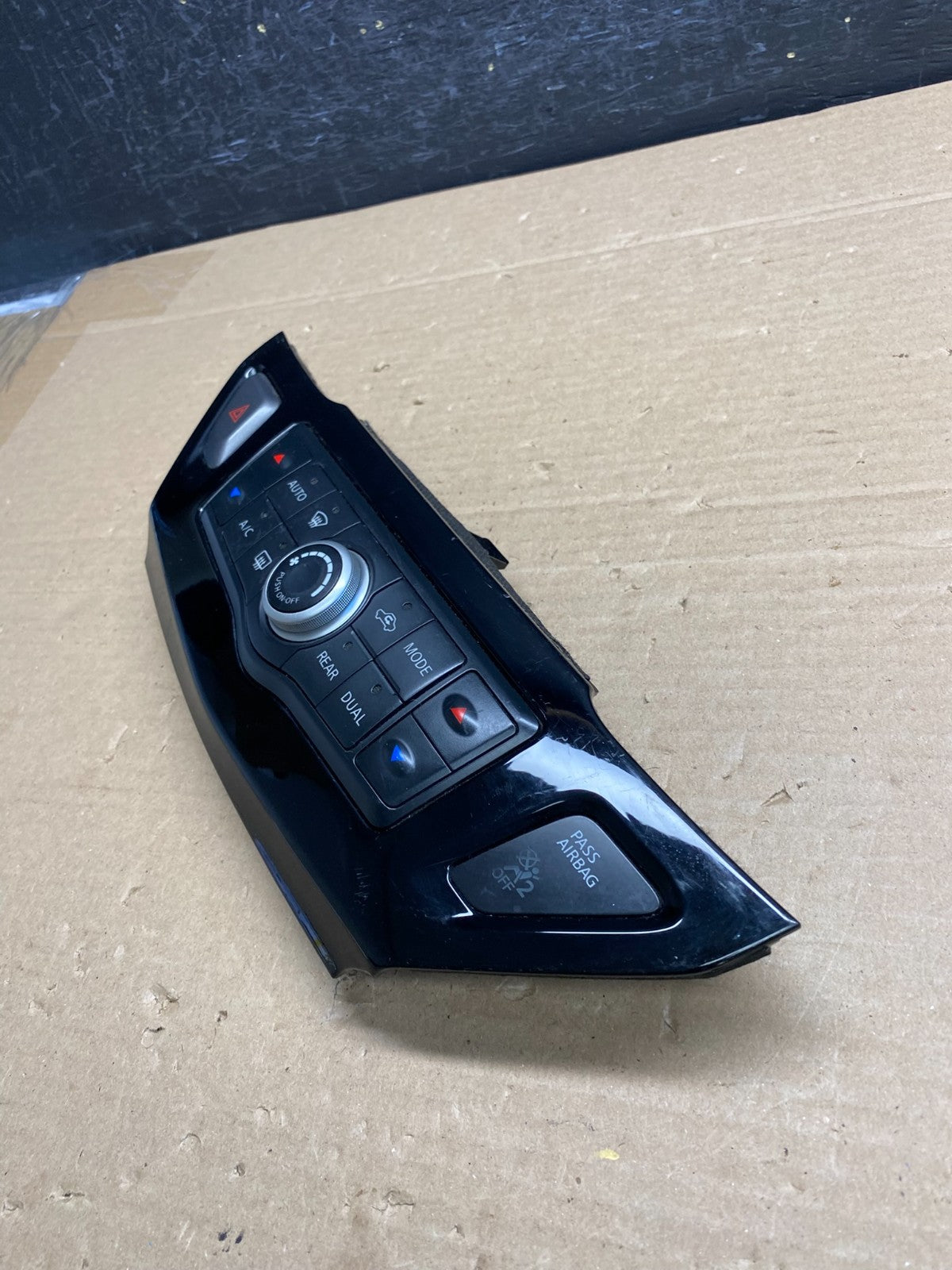 2013 to 2018 Nissan Pathfinder Radio Audio Climate Control AG5203 DG4
