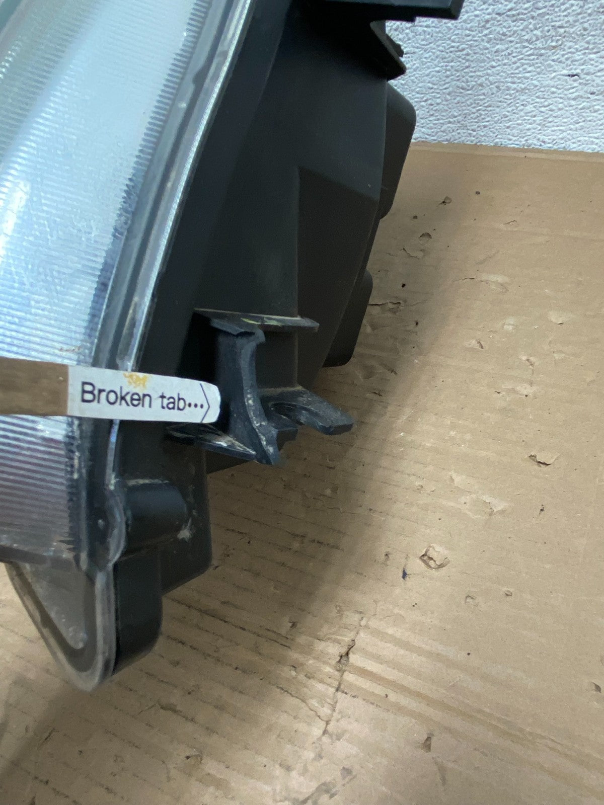 2008 to 2012 Nissan Pathfinder Halogen Headlight Right Passenger AD4259 DW4