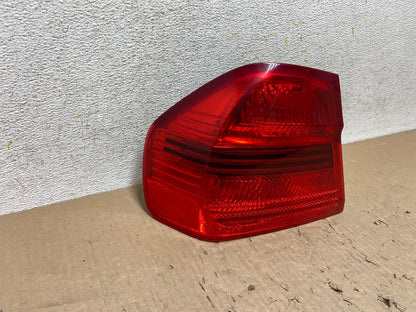 2006 2007 2008 BMW 328i 3 Series Left Driver Lh Side Tail Light AH5970 LK1