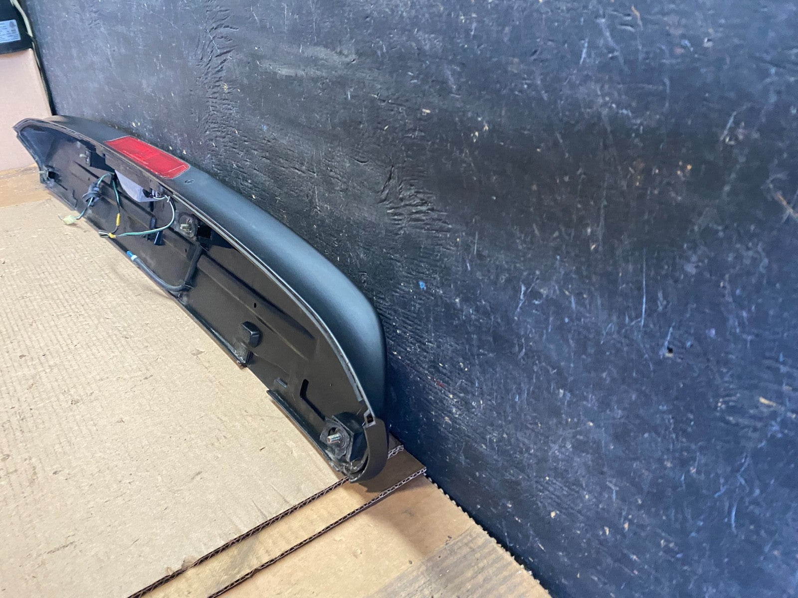 1999 to 2004 Honda Odyssey Rear Trunk Spoiler Gate Oem s1452 DG7
