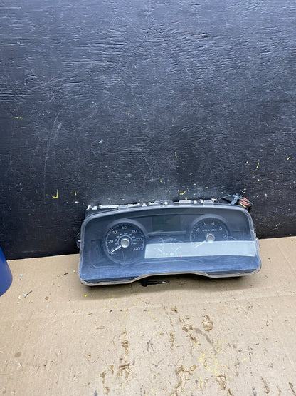 2009 to 2011 Lincoln Town Car Speedometer Cluster Gauge u5588 DG0