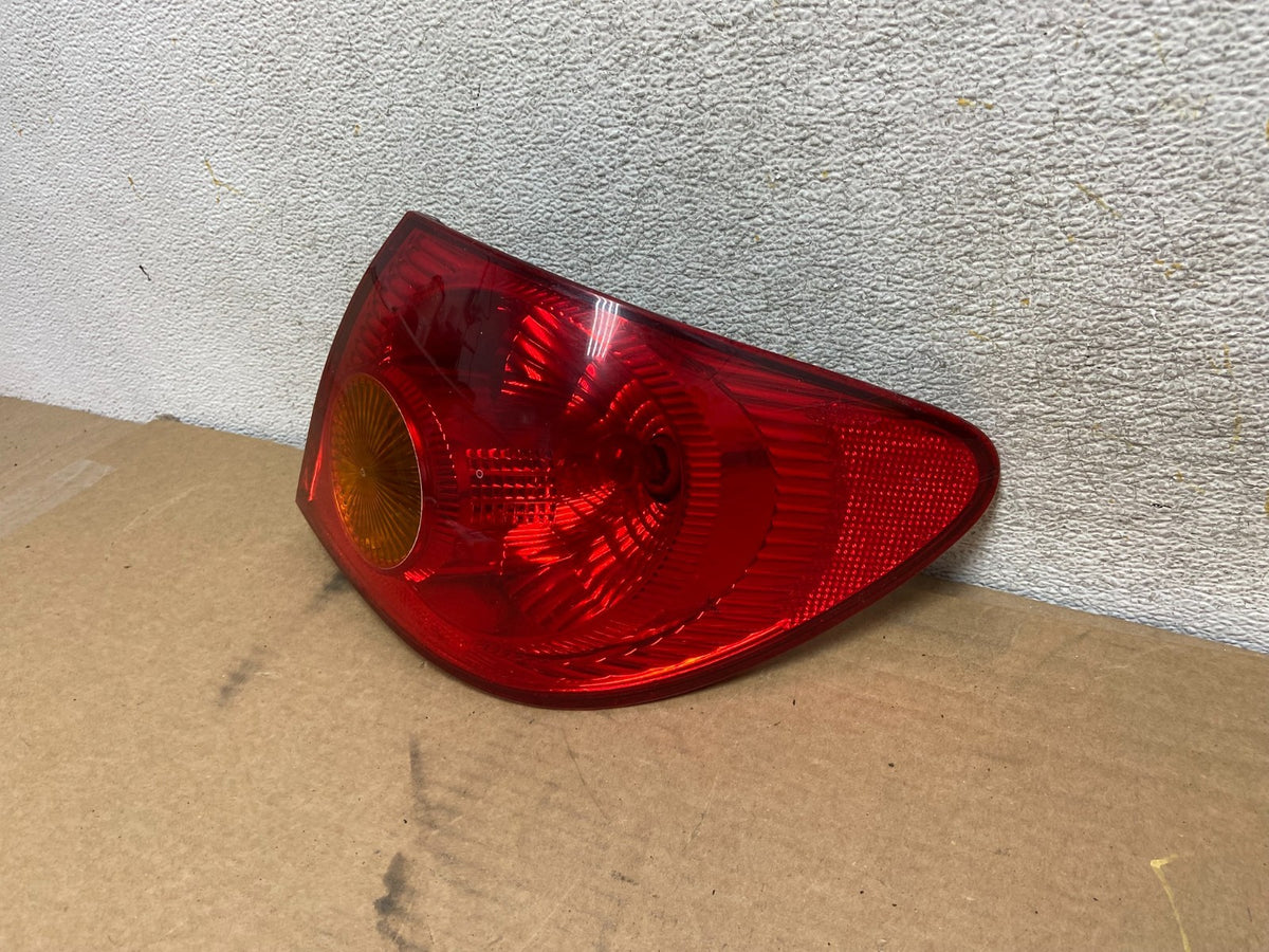 2003 to 2005 Toyota Corolla Right Passenger RH Side Tail Light AH4478 DW2