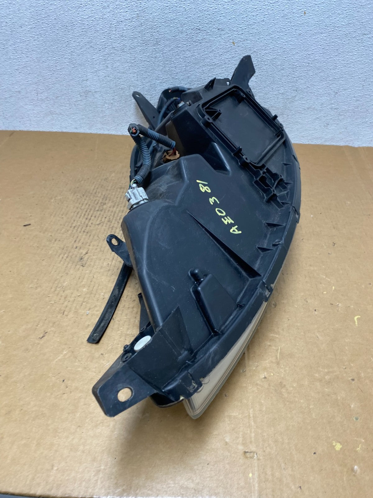 2006 to 2010 Toyota Sienna Right Passenger Rh Side Headlight Halogen AE0381 DW9