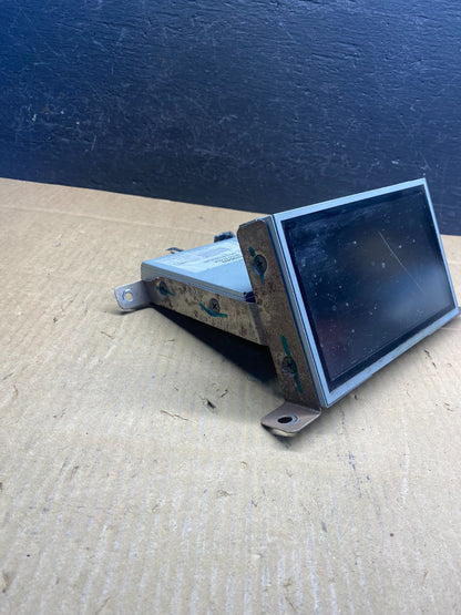 2004 2005 Nissan Armada QX56 Radio Audio Navigation Screen Display AD1588 DG1