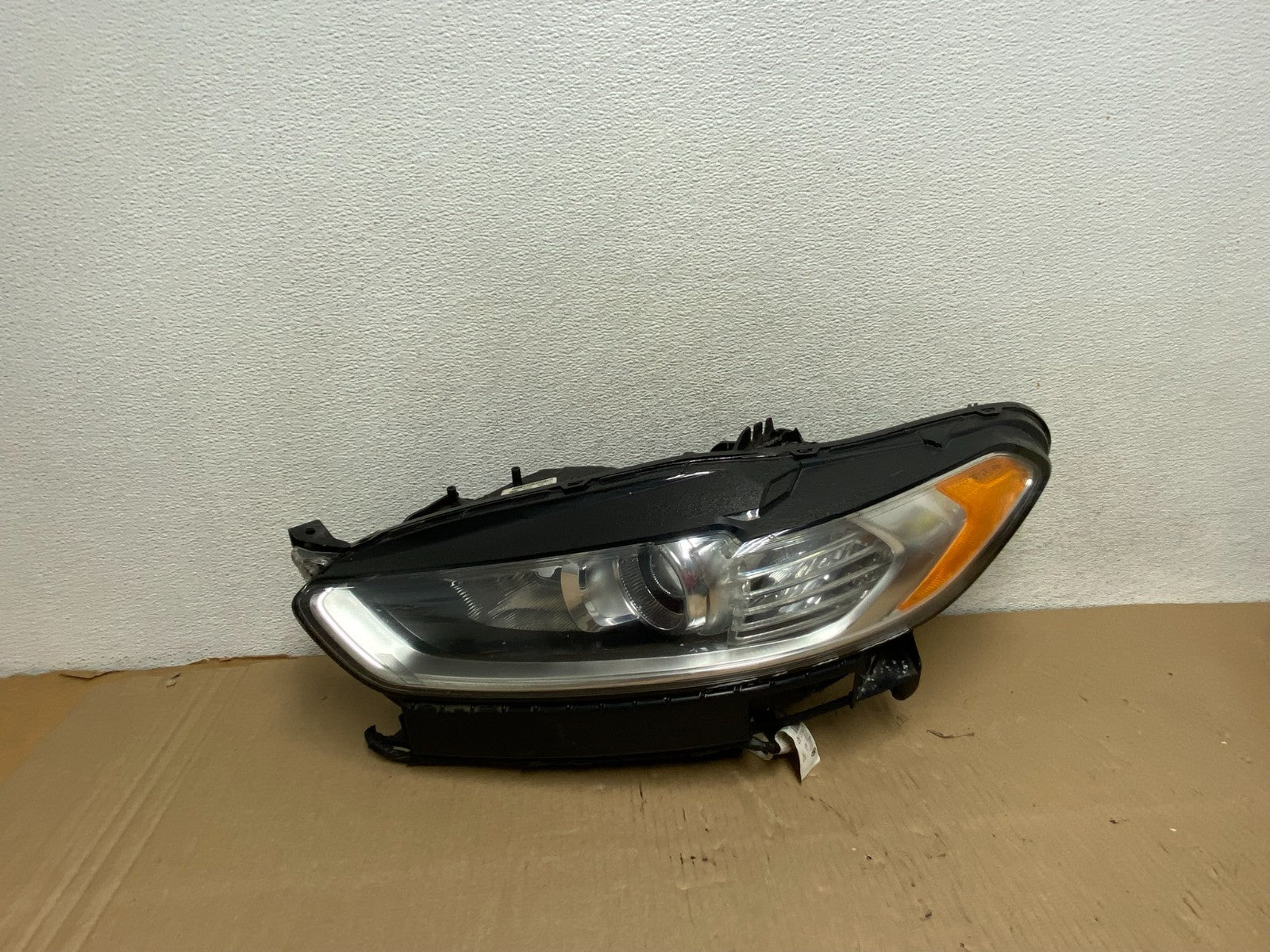 2013 to 2016 Ford Fusion Left Driver Lh Side Headlight AG7921 DW0