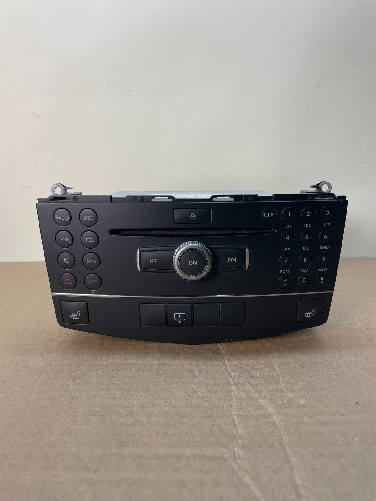 2008-2011 Mercedes W204 C300 C350 Navi Command Radio DVD CD Audio AI0523 DG0