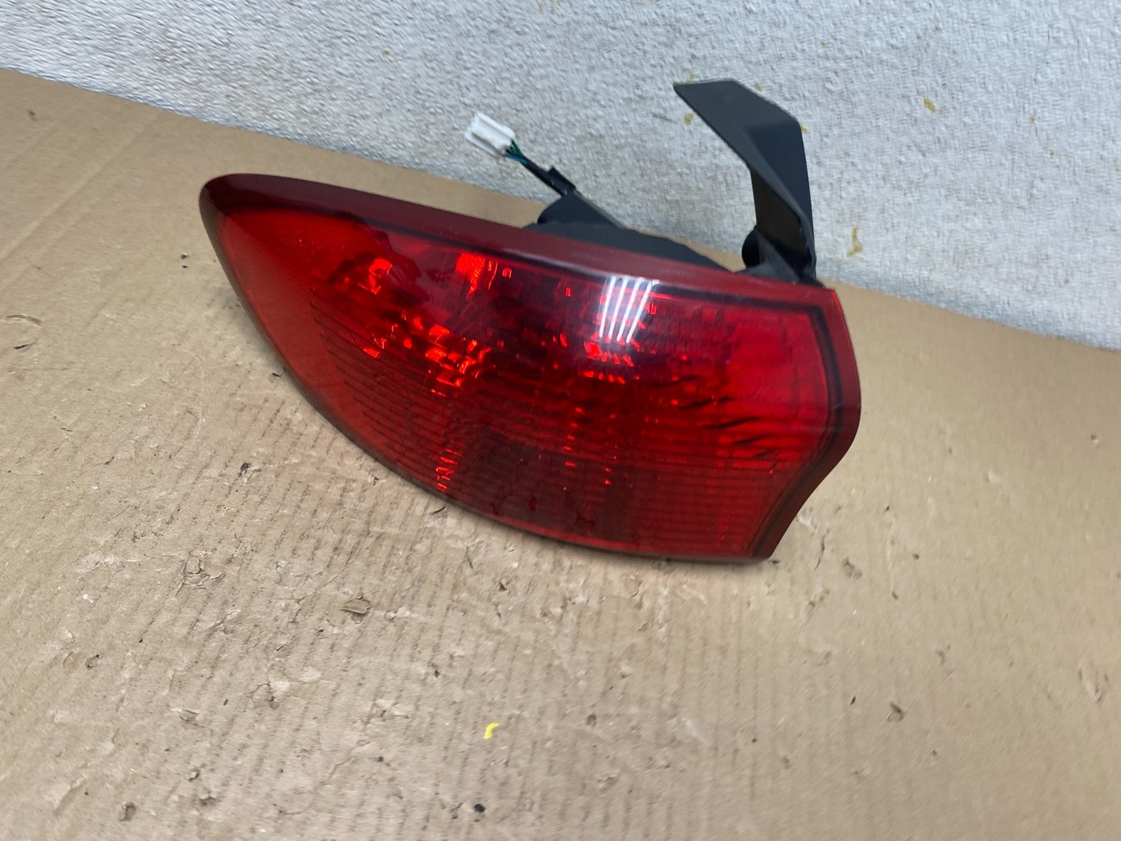 2006-2007 Subaru Tribeca B9 Left Driver Lh Side Tail Light P8994 DW1