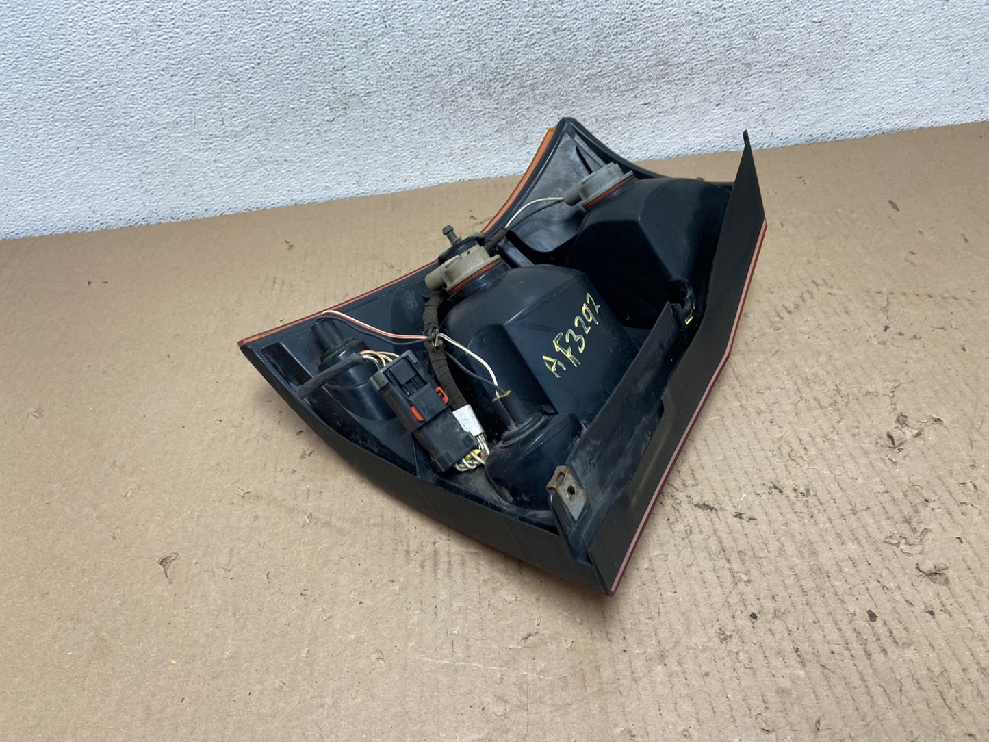 2004 to 2006 Chrysler Pacifica Right Passenger Rh Side Tail Light AF3292 LK6