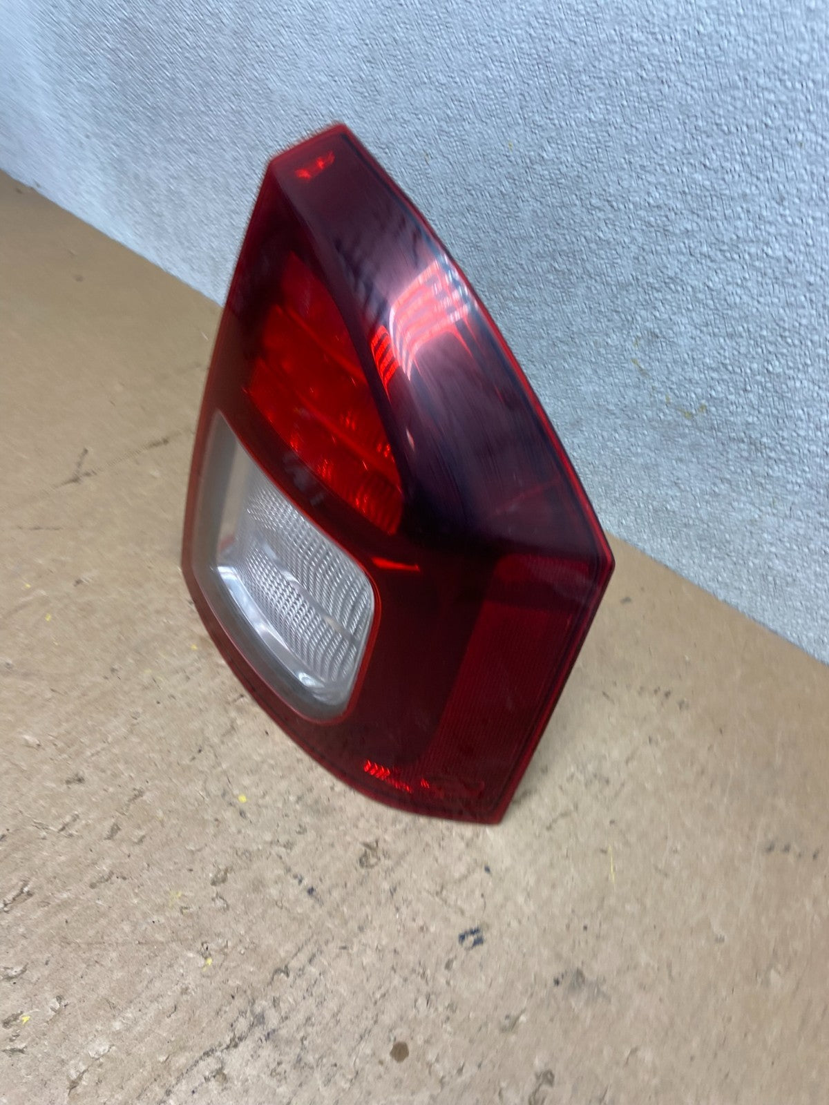 2014 - 2017 Jeep Compass Right Passenger Side Tail Light Z8013 DW1