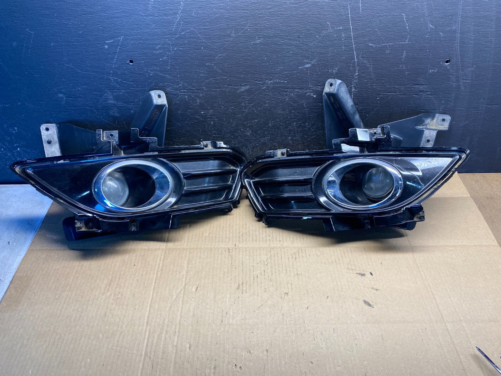 2013-2016 Ford Fusion Front Bumper Left+Right Set Fog Light Bezel Trim AD5030 DG3