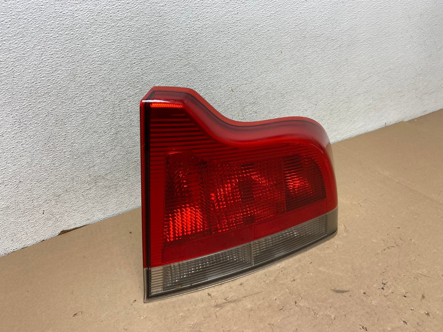 2001 to 2004 Volvo S60 Right Passenger Side Tail Light AG4149 LK2