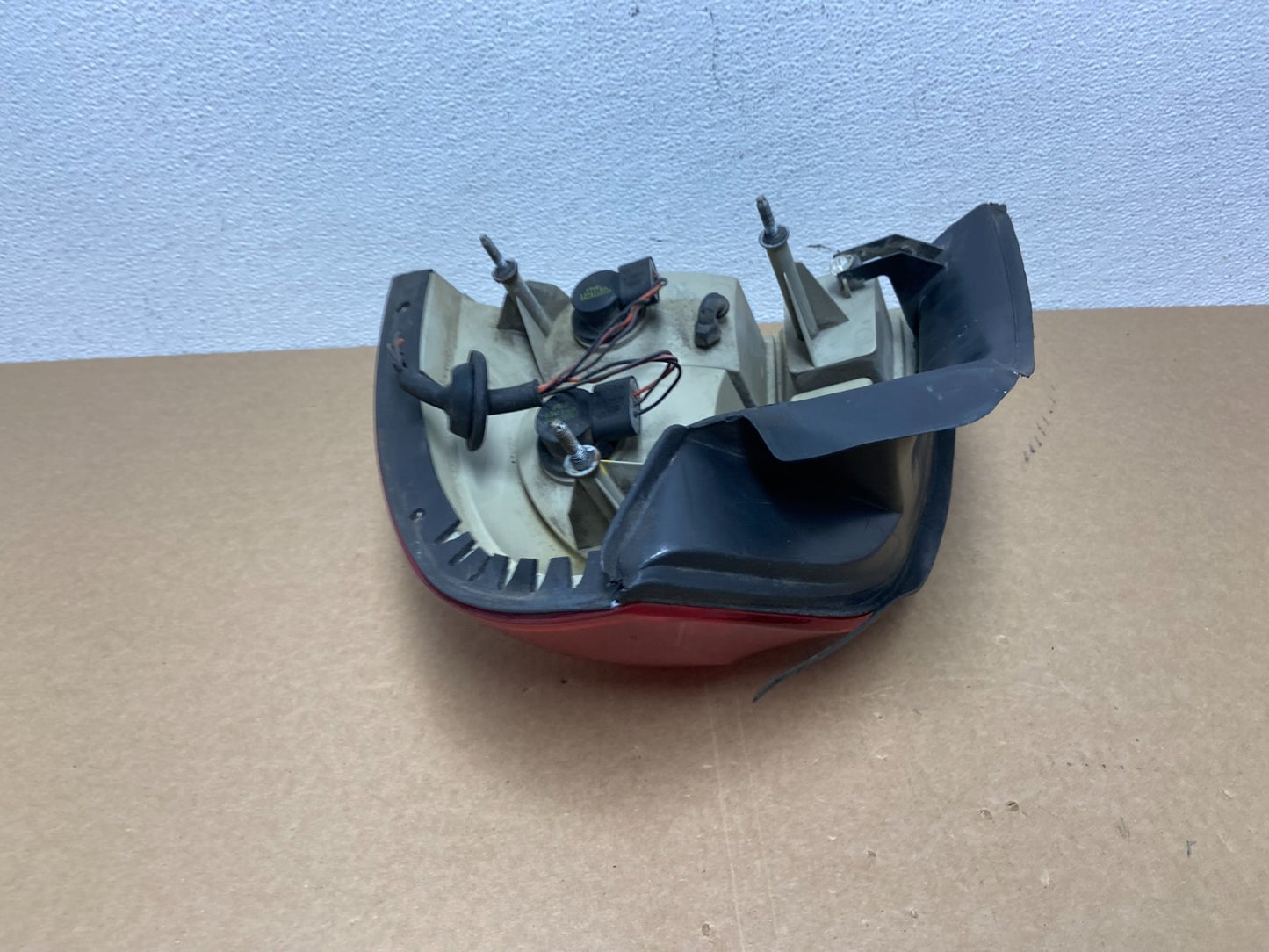 2003 to 2011 Lincoln Town Car Left Driver Lh Side Tail Light OEM AB9958 DW5