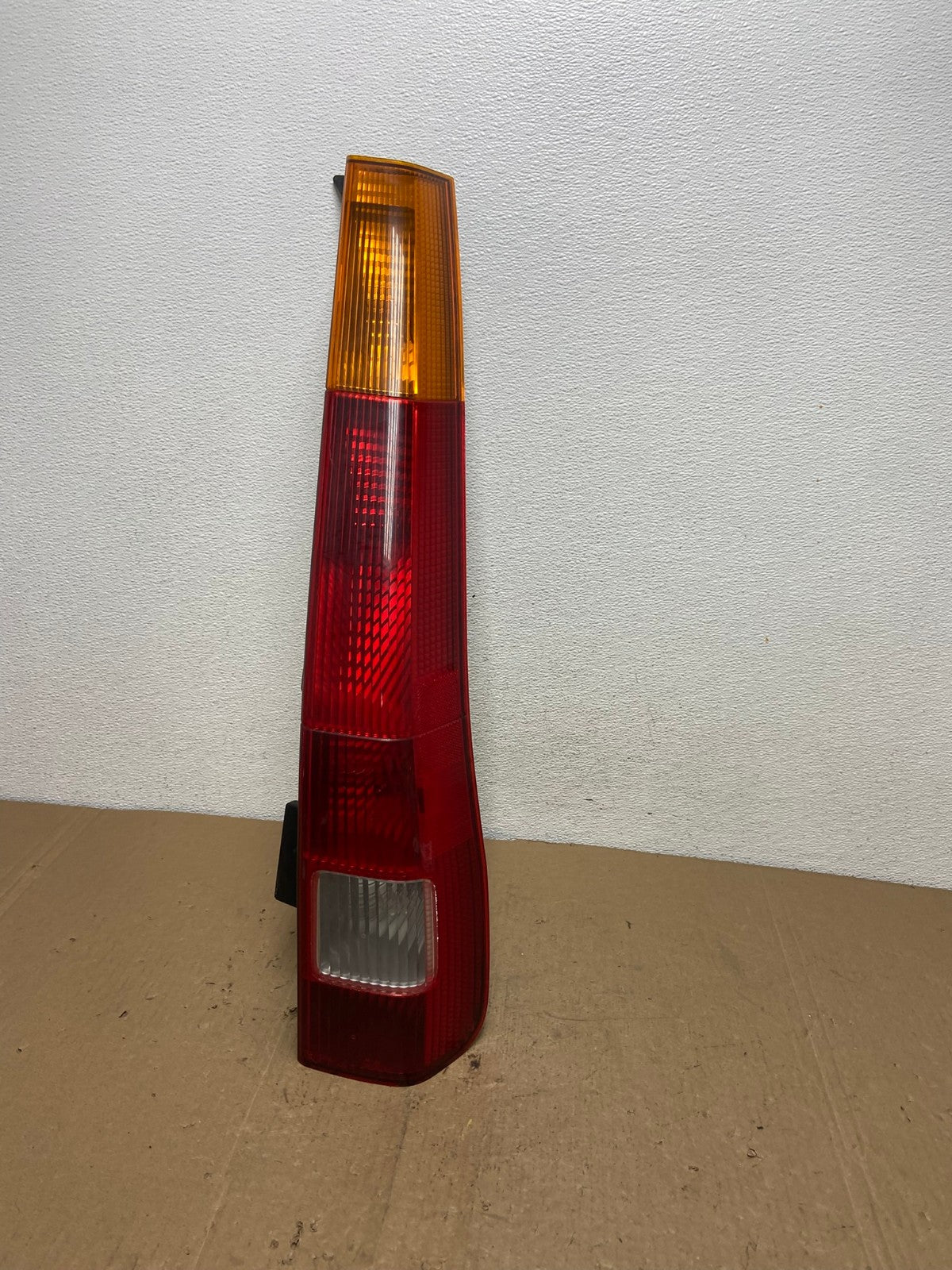 2002 - 2004 Honda Crv Cr-v Right Passenger Rh Side Tail Light AC5984 LK0
